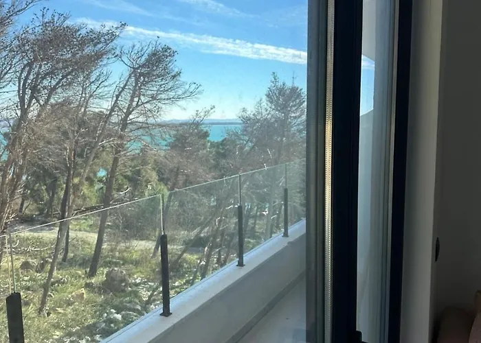 Rian - Rana E Hedhun Apartamento